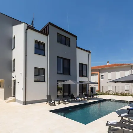 Matic With Balcony And Shared Pool