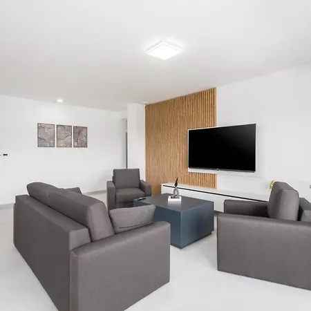 Matic With Balcony And Shared Pool Apartamento