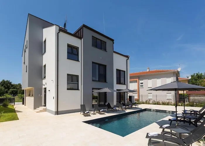 Matic With Balcony And Shared Pool