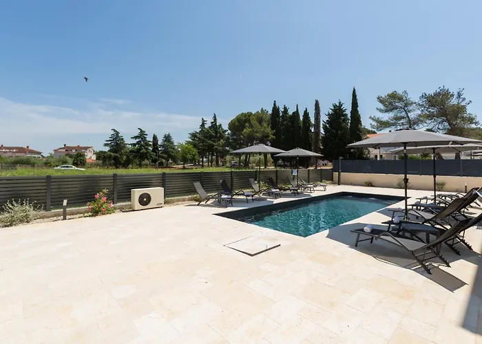 Matic With Balcony And Shared Pool Apartment