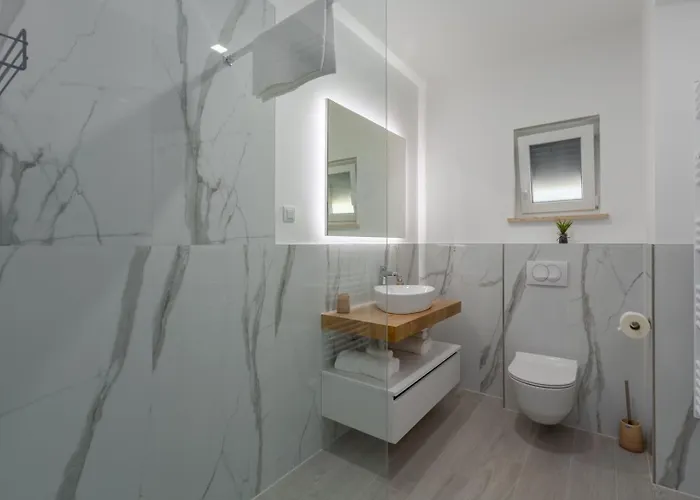 Apartment Matic With Balcony And Shared Pool Funtana