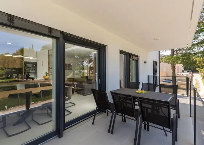 Matic With Balcony And Shared Pool Funtana
