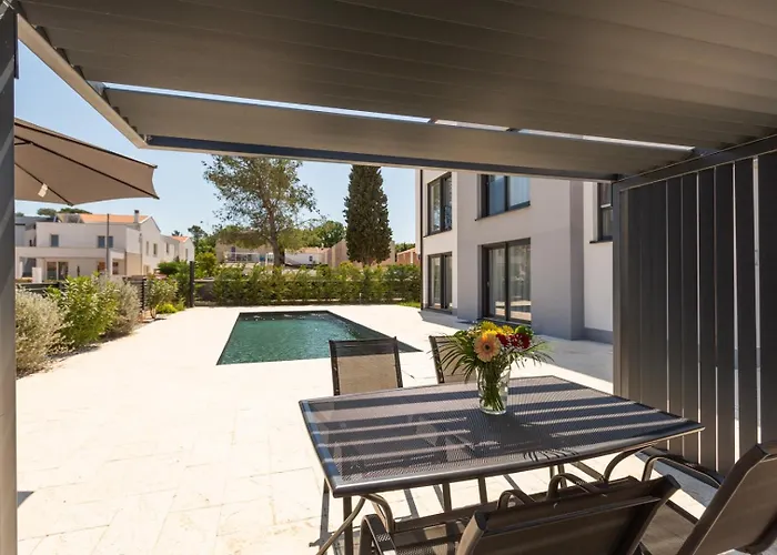 Matic With Balcony And Shared Pool * Funtana