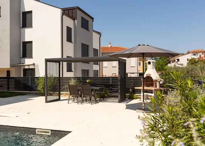 Apartment Matic With Balcony And Shared Pool