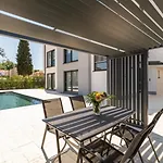 Matic With Balcony And Shared Pool Funtana