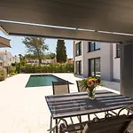 Matic With Balcony And Shared Pool * Funtana