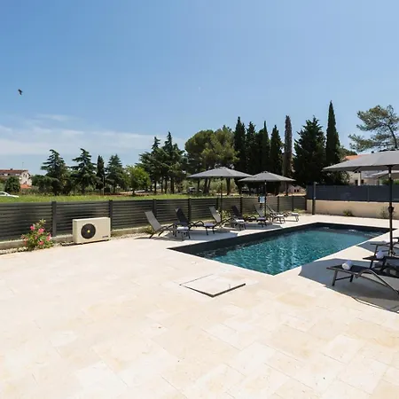 Matic With Balcony And Shared Pool Apartment