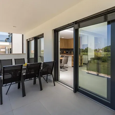Matic With Balcony And Shared Pool Apartment