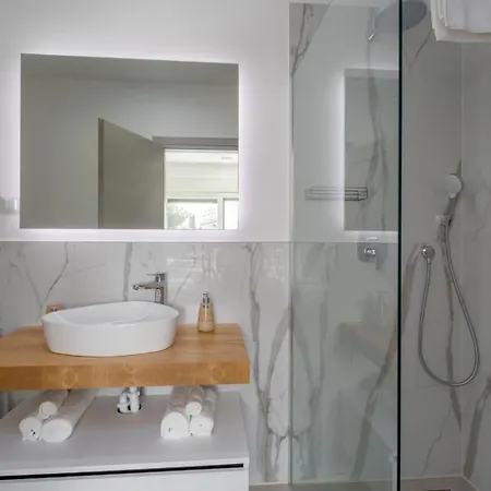 Apartment Matic With Balcony And Shared Pool *