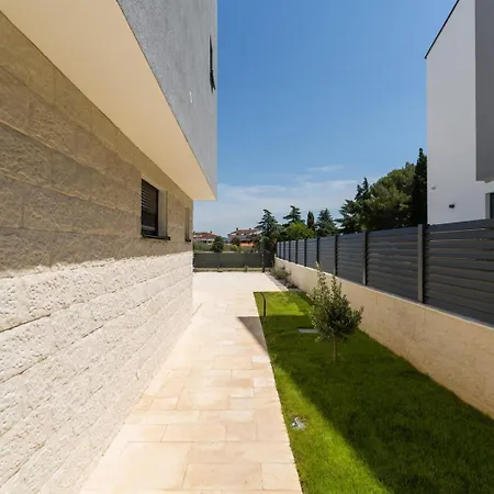 Matic With Balcony And Shared Pool Apartment