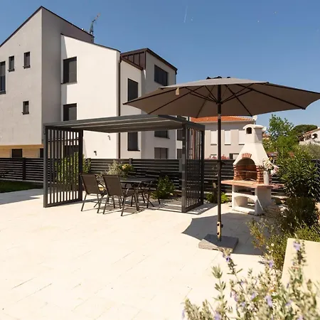 Apartment Matic With Balcony And Shared Pool *