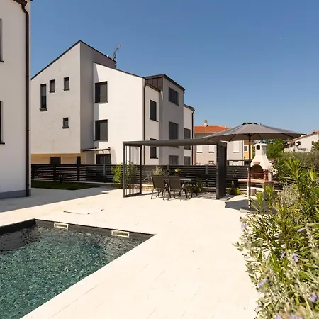 Matic With Balcony And Shared Pool *